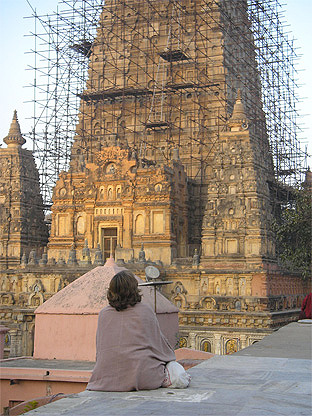 Mahabodhi Temple at sunrise