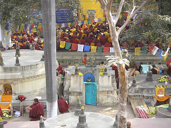chanting at the northern face of the temple