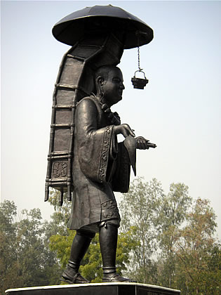 statue of Hsuan Tsang